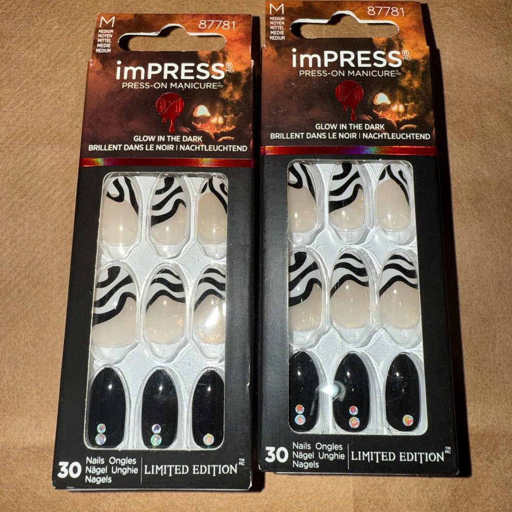 KISS IMPRESS LIMITED EDITION GLOW IN THE DARK PRESS ON MANICURE